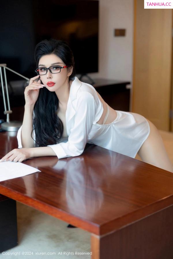 田冰冰  [XiuRen]高清写真图 2024.04.29 No.8469 田冰冰 丝袜美腿第7张图片
